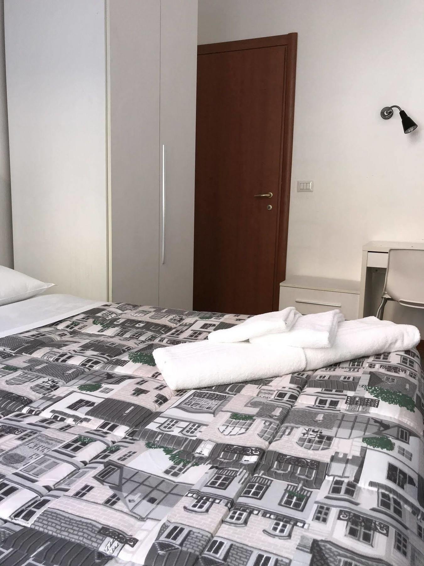 Hotel Elite Loreto Milano Exterior foto