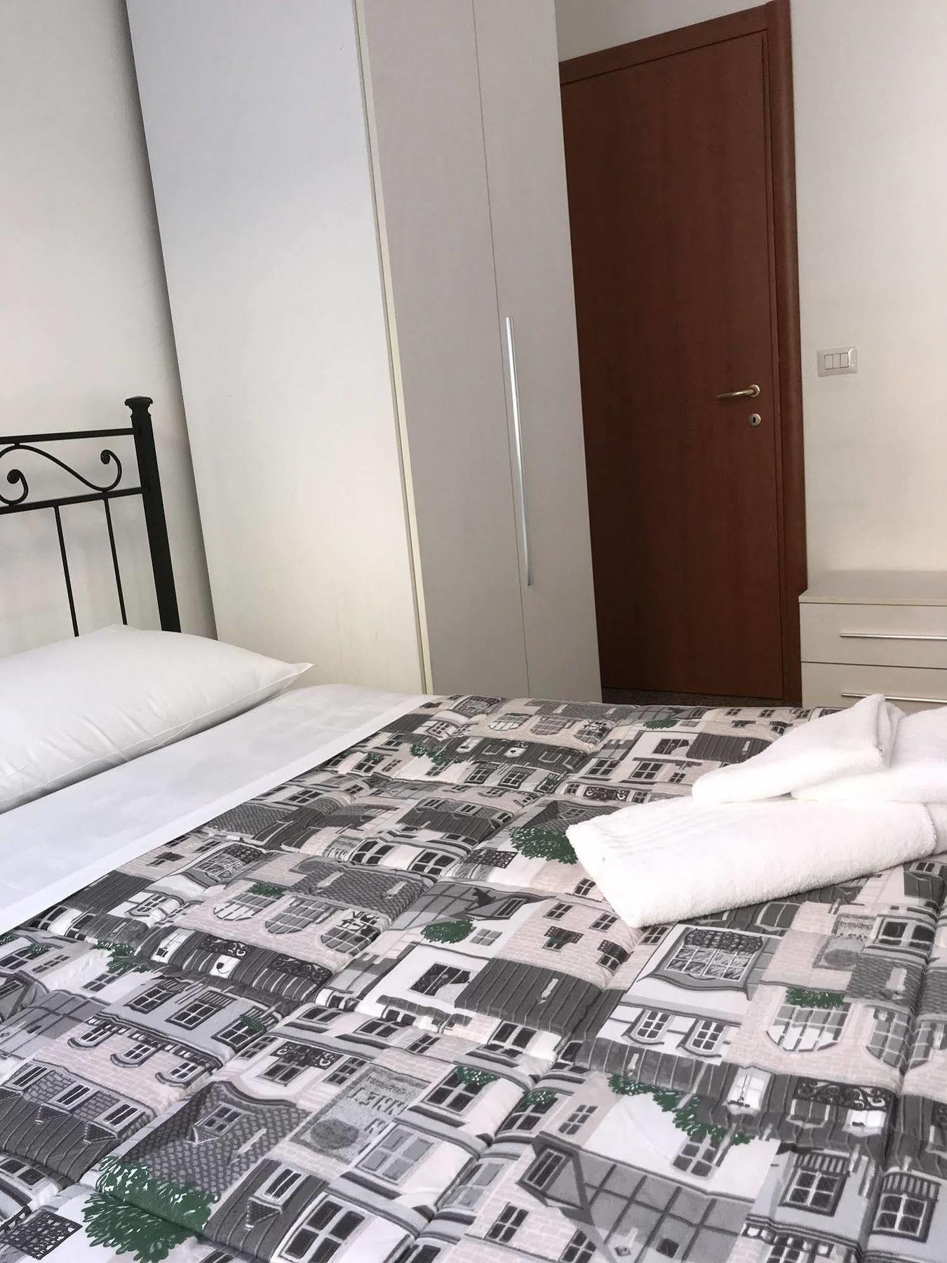 Hotel Elite Loreto Milano Exterior foto